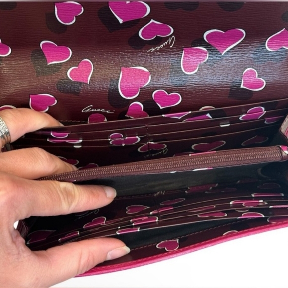 EUC Gucci Limited Edition Takeru GG interlocking hearts long wallet - Picture 3 of 9